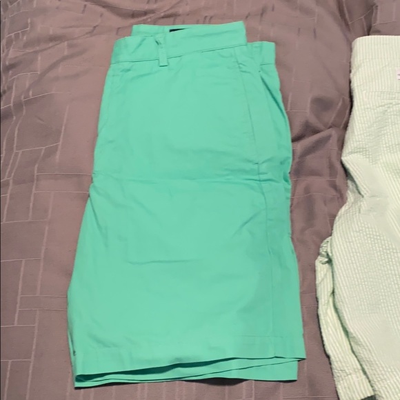 Vineyard vines shorts - Picture 3 of 3